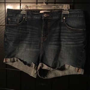 Torrid short shorts!